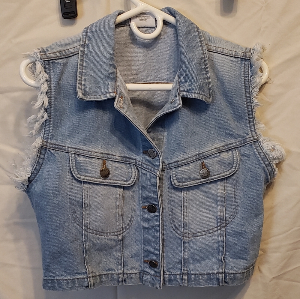 Classic sleeveless denim jacket